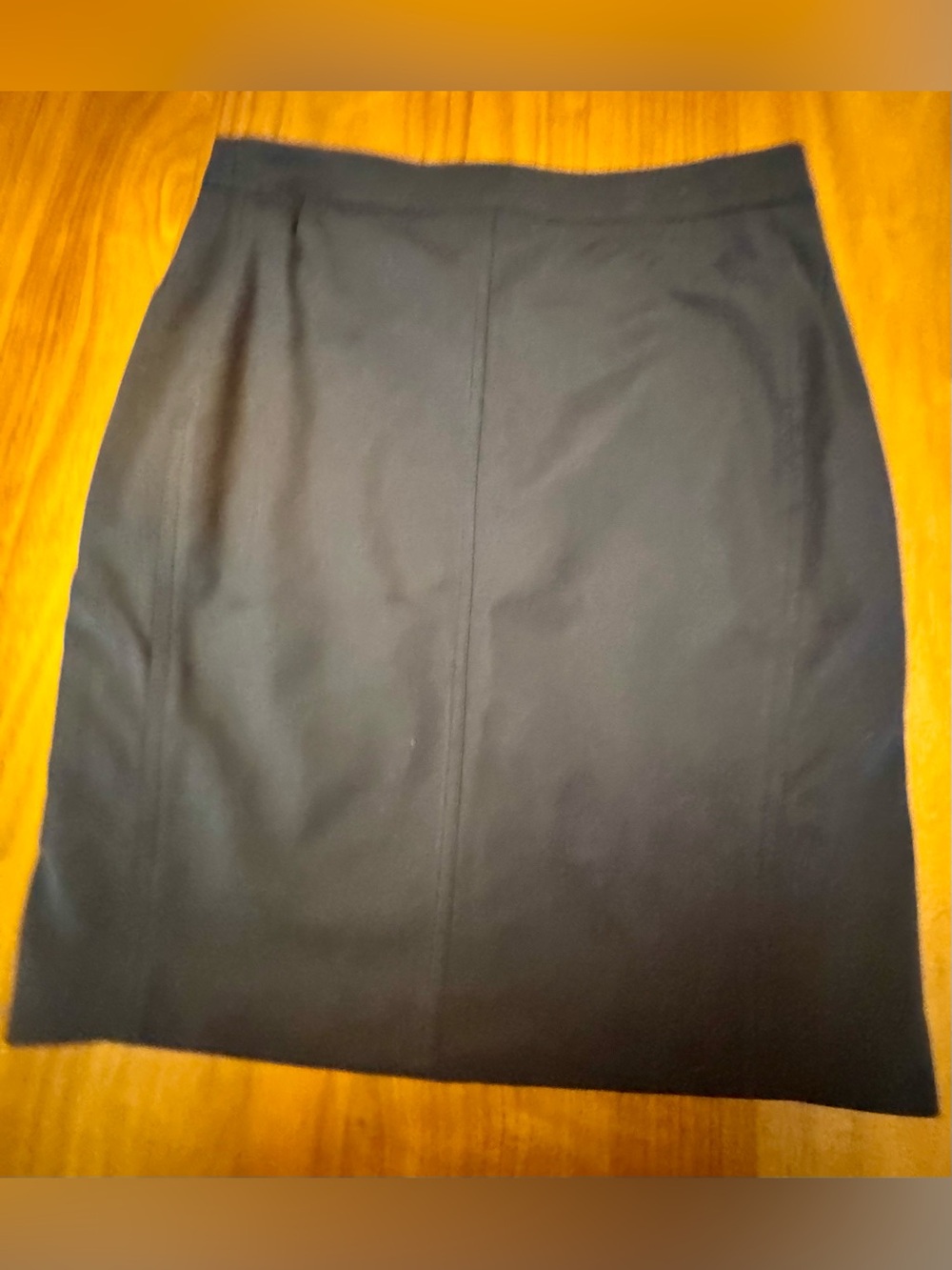 Akris Punto Classic Navy Blue Pencil Skirt, Subtle Stretch, Well Constructed. 8